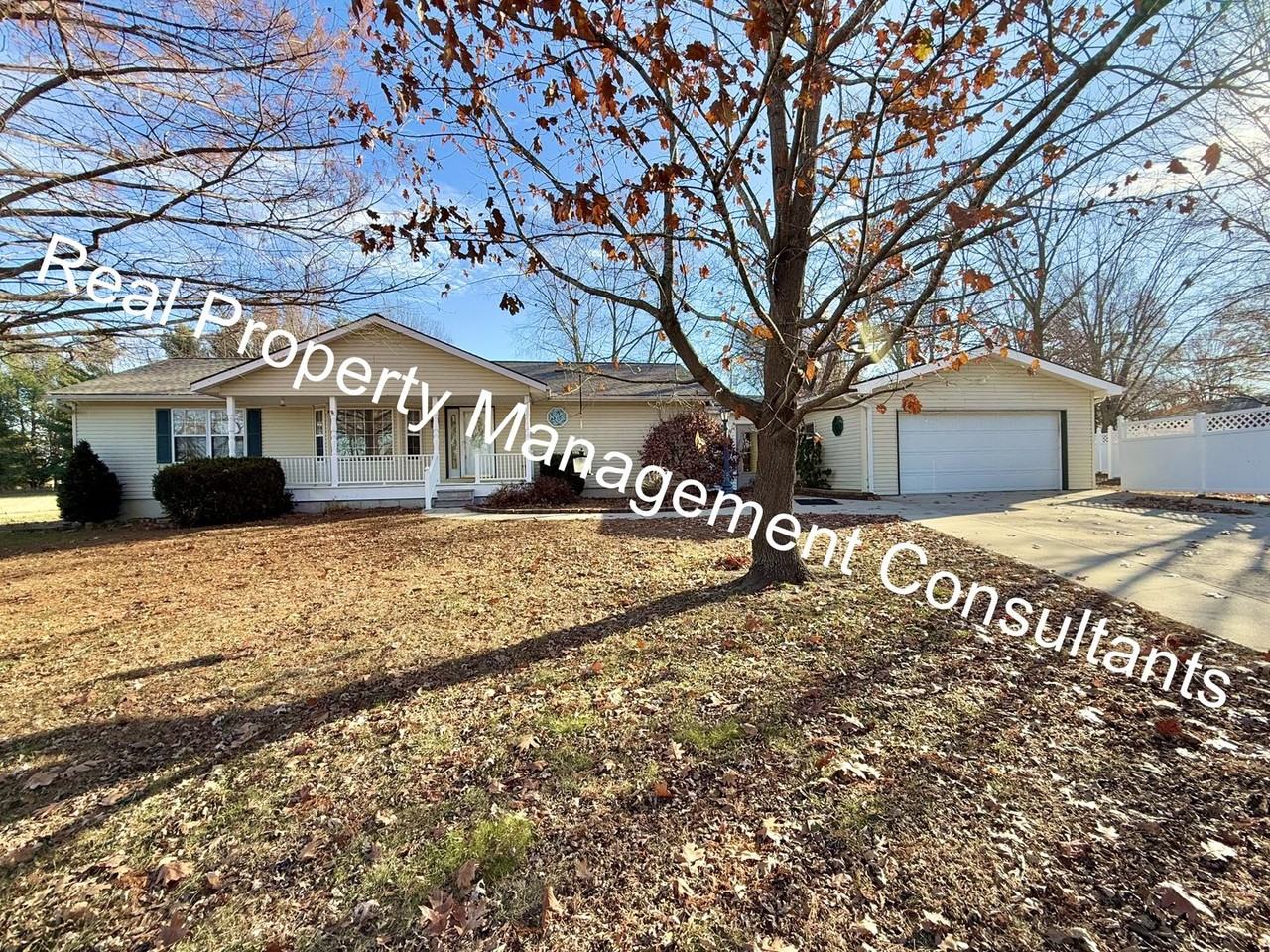 2206 Gambrell St - Photo 2 of 29