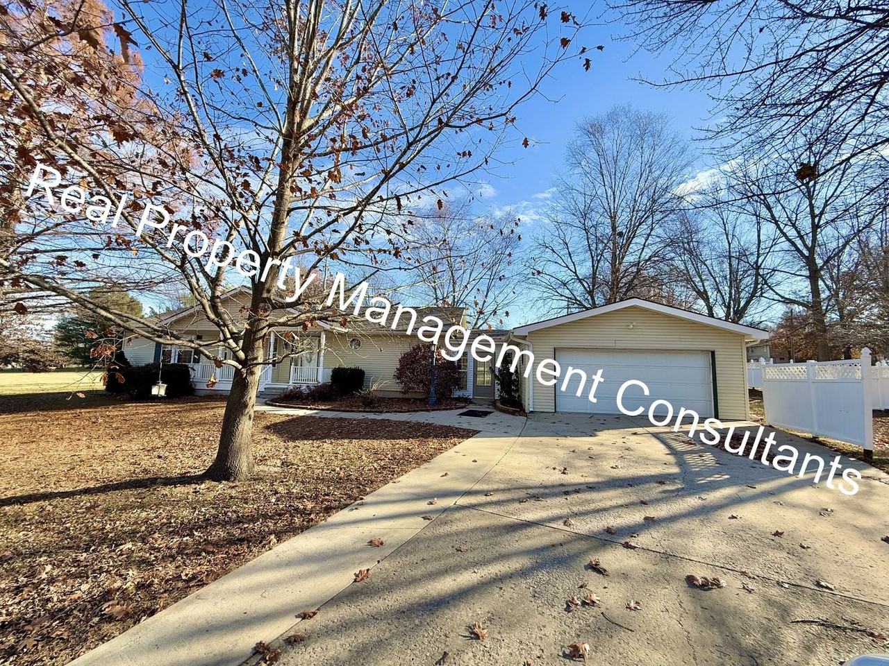 2206 Gambrell St - Photo 3 of 29