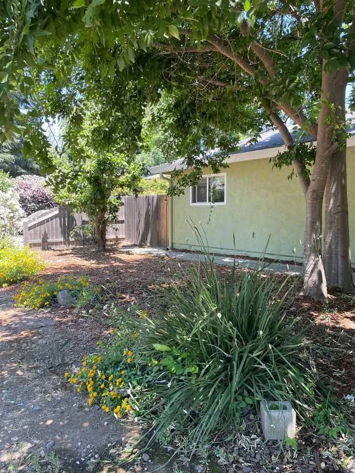 1246 W 5th Street - Photo 2 of 2