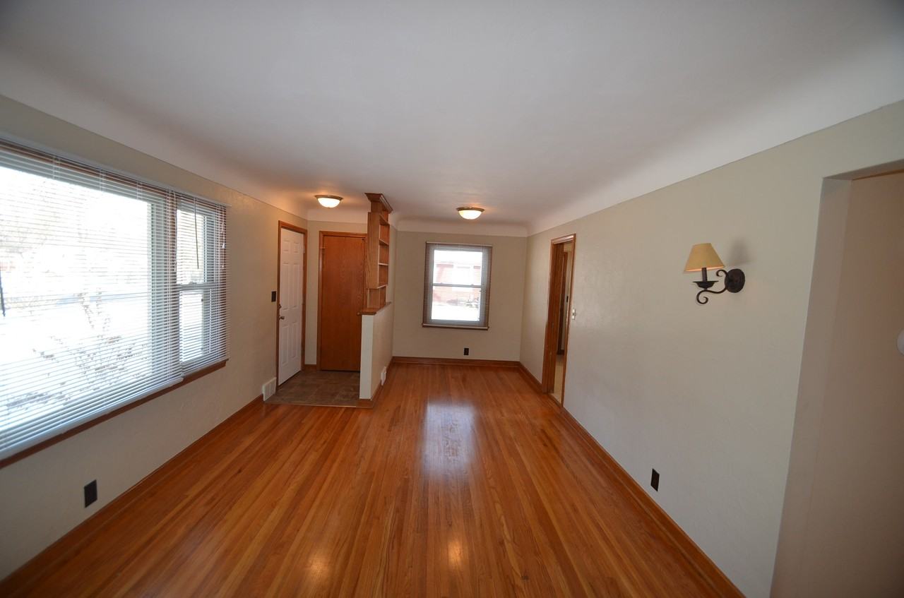 2240 Gardenette Dr S - Photo 2 of 12