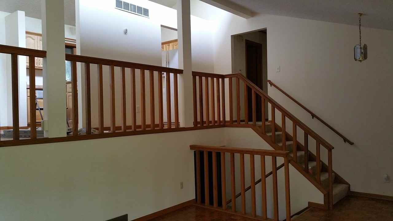 1546 Buresh Ave - Photo 5 of 22