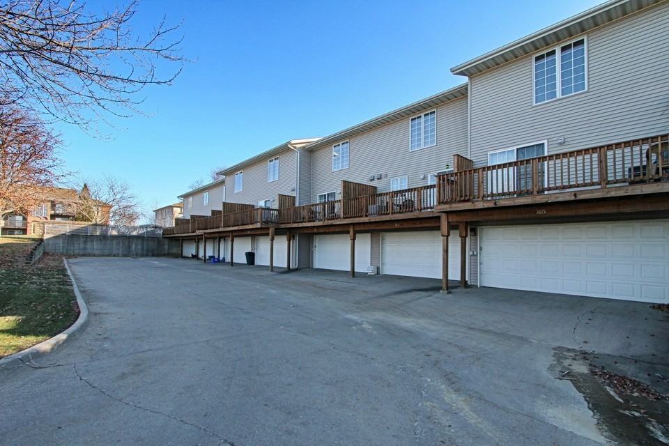 1805 Earl Rd - Photo 3 of 19