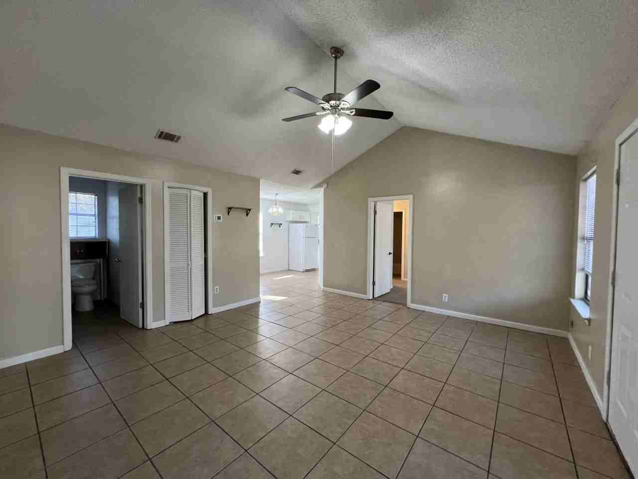 125 Springhill Ct - Photo 2 of 17