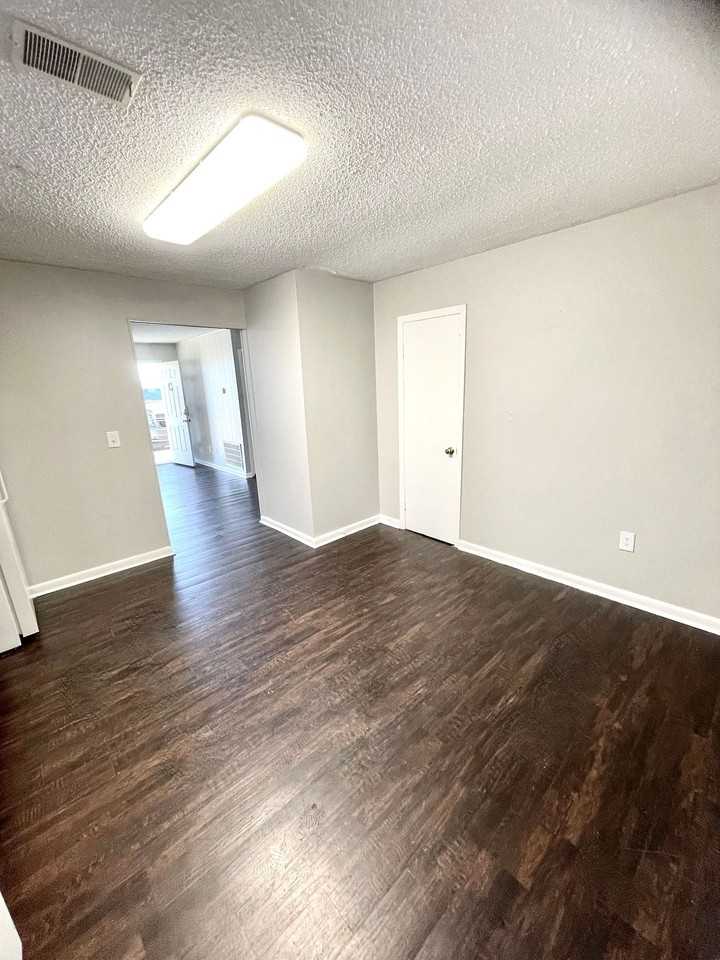 2105 Industrial Dr - Photo 3 of 6