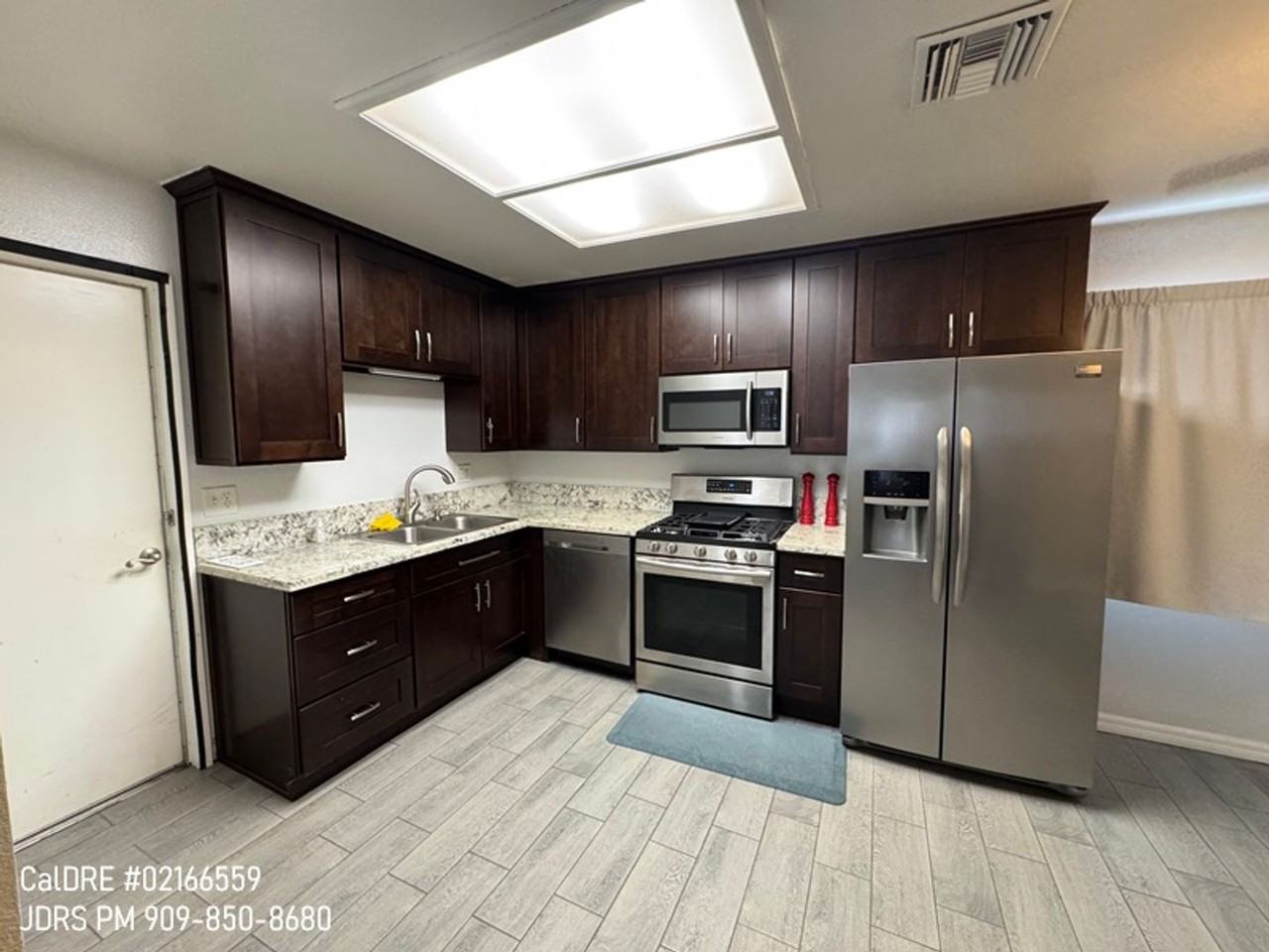 15261 Yorba Ave - Photo 2 of 13