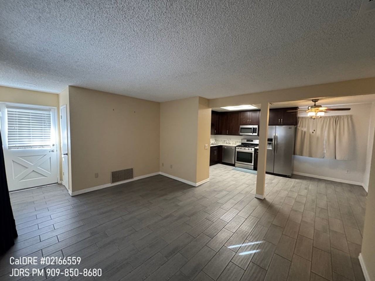 15261 Yorba Ave - Photo 3 of 13