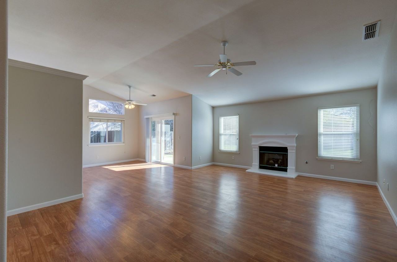 5149 W Celeste Ave - Photo 2 of 12