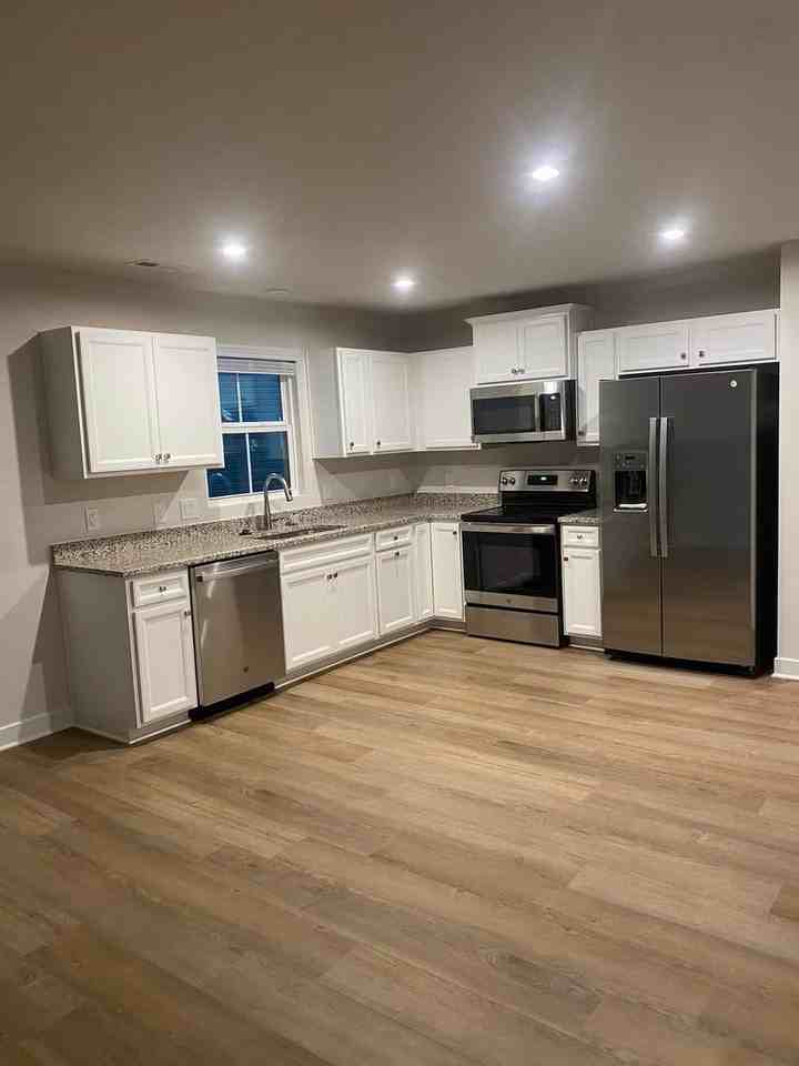 2224 Goldwood Dr - Photo 2 of 6