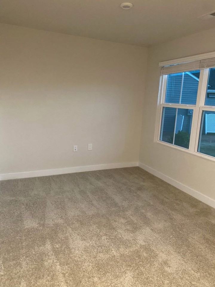 2224 Goldwood Dr - Photo 3 of 6