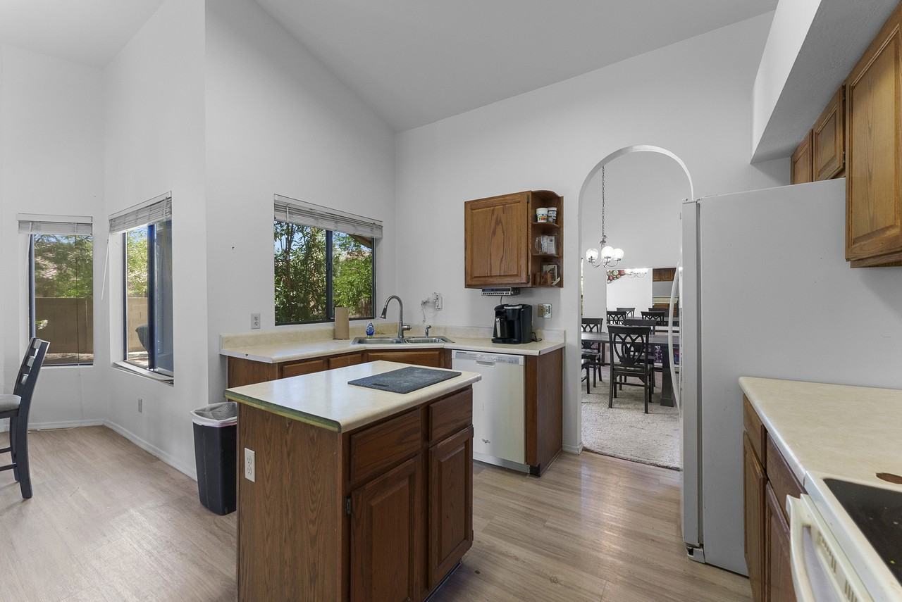 430 South Jay Street - Photo 5 of 15