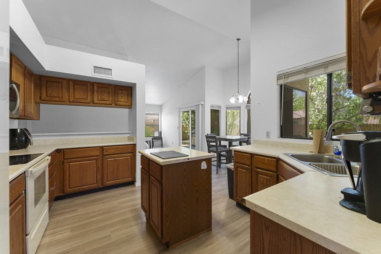 430 South Jay Street - Photo 6 of 15