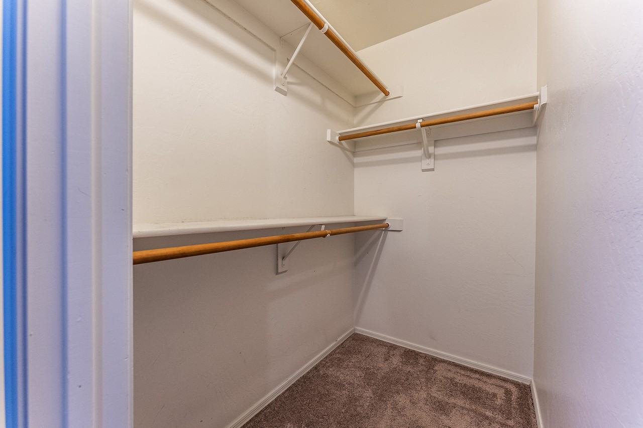 430 South Jay Street - Photo 7 of 15