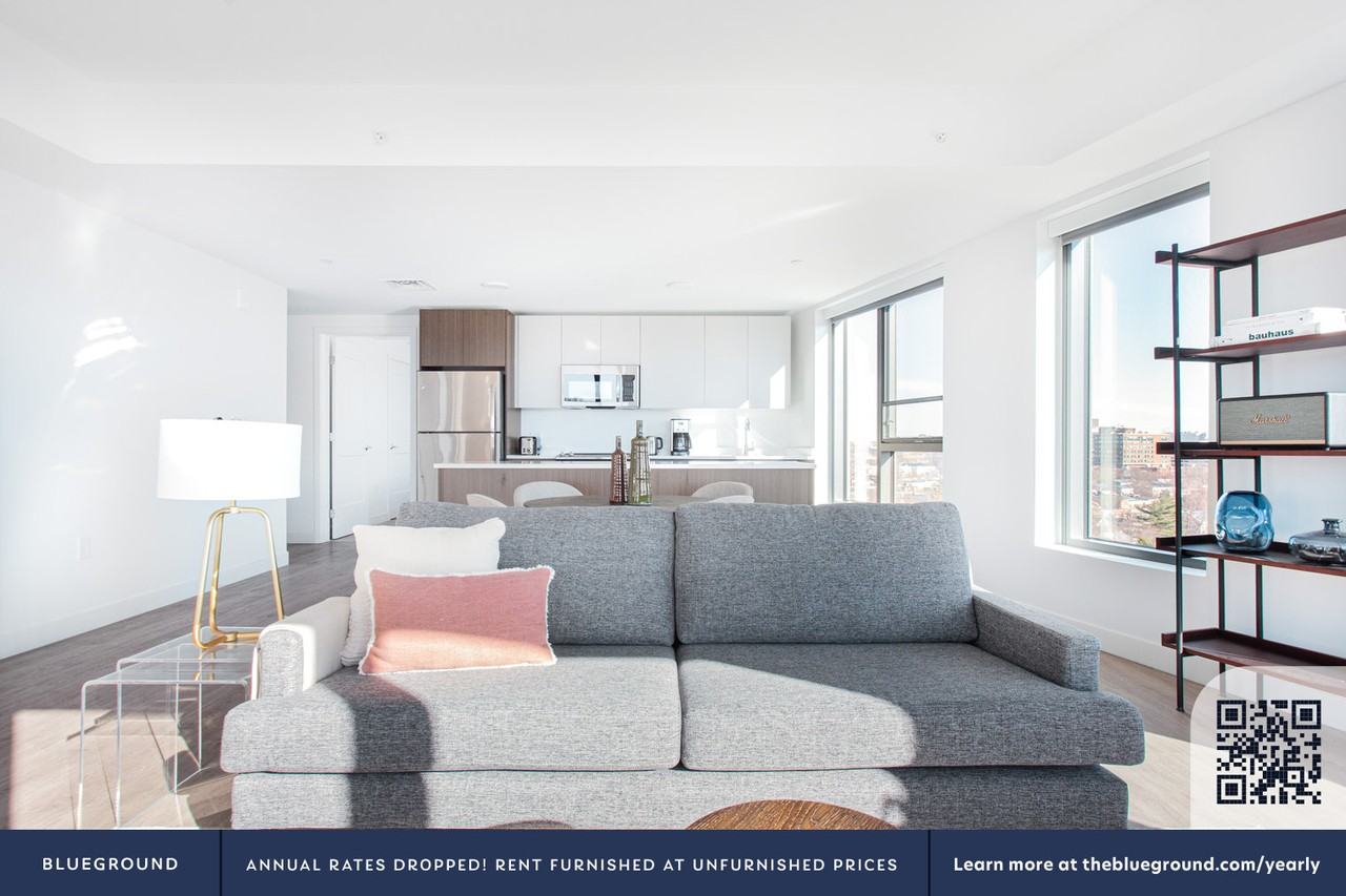 425 Massachusetts Avenue - Photo 3 of 31