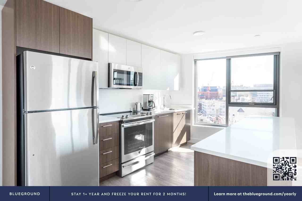 425 Massachusetts Avenue - Photo 7 of 31