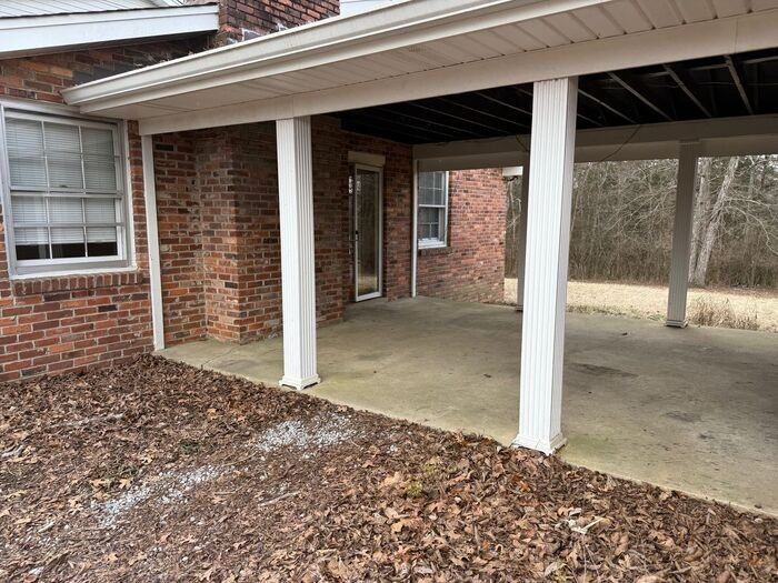 261 Liberty Ln - Photo 3 of 37