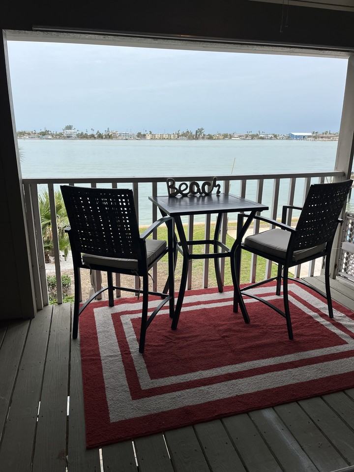 360 8th Ave N #4 - Photo 5 of 22