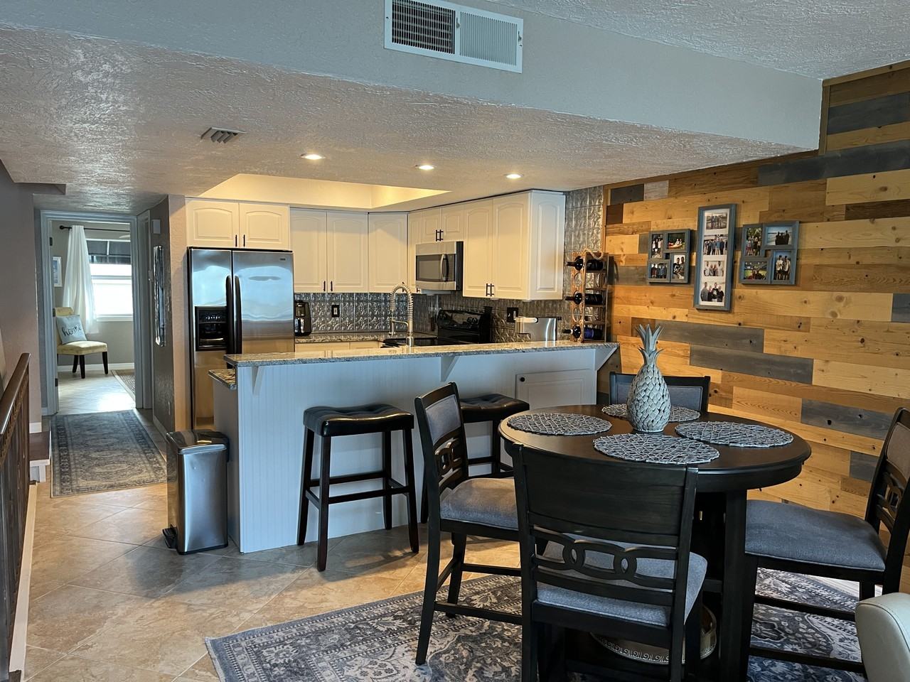 360 8th Ave N #4 - Photo 7 of 22