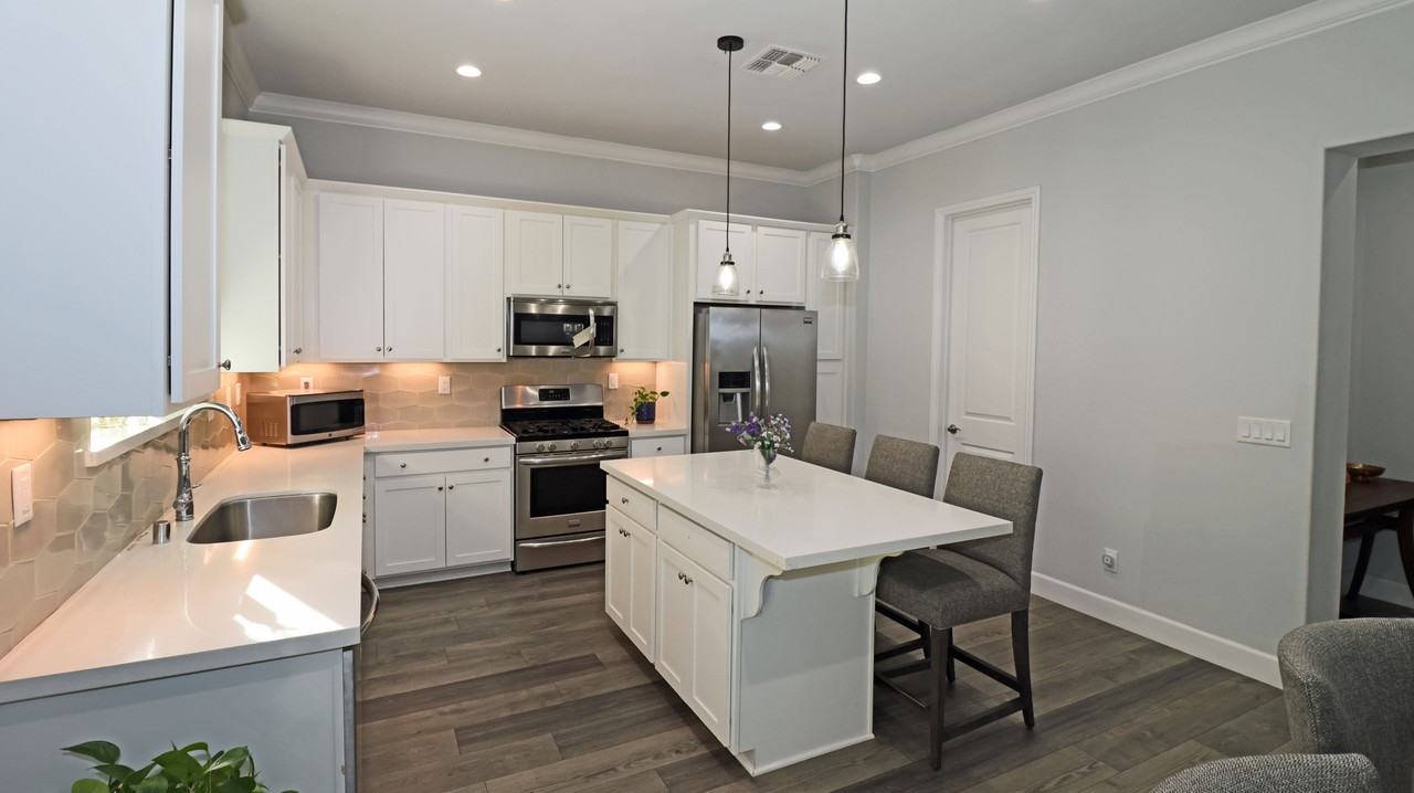 1087 Yucca Dr #NA - Photo 3 of 23