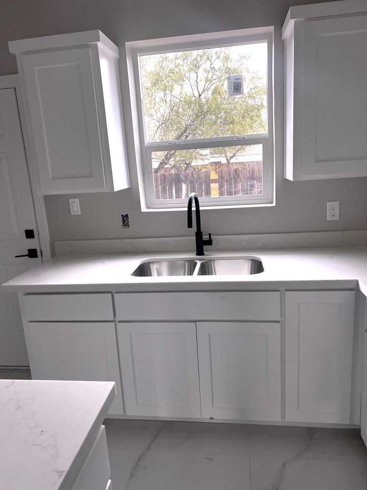 1300 Hummingbird Ct #10 - Photo 3 of 13
