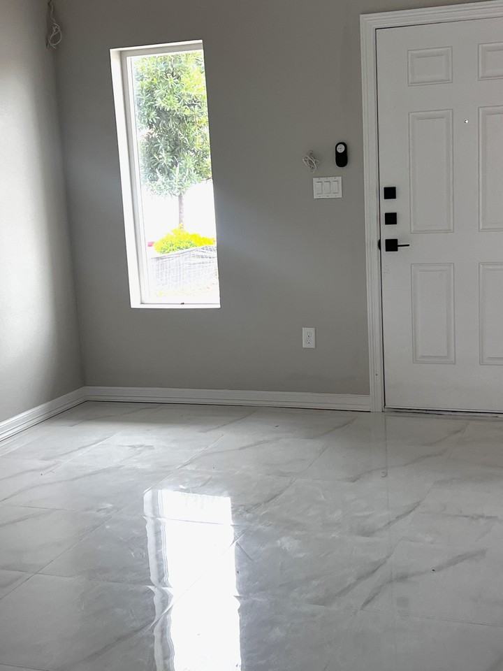 1300 Hummingbird Ct #10 - Photo 5 of 13