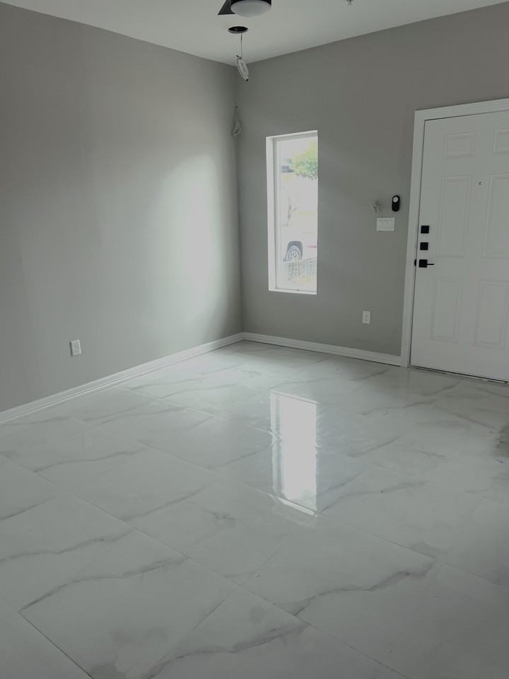 1300 Hummingbird Ct #10 - Photo 6 of 13