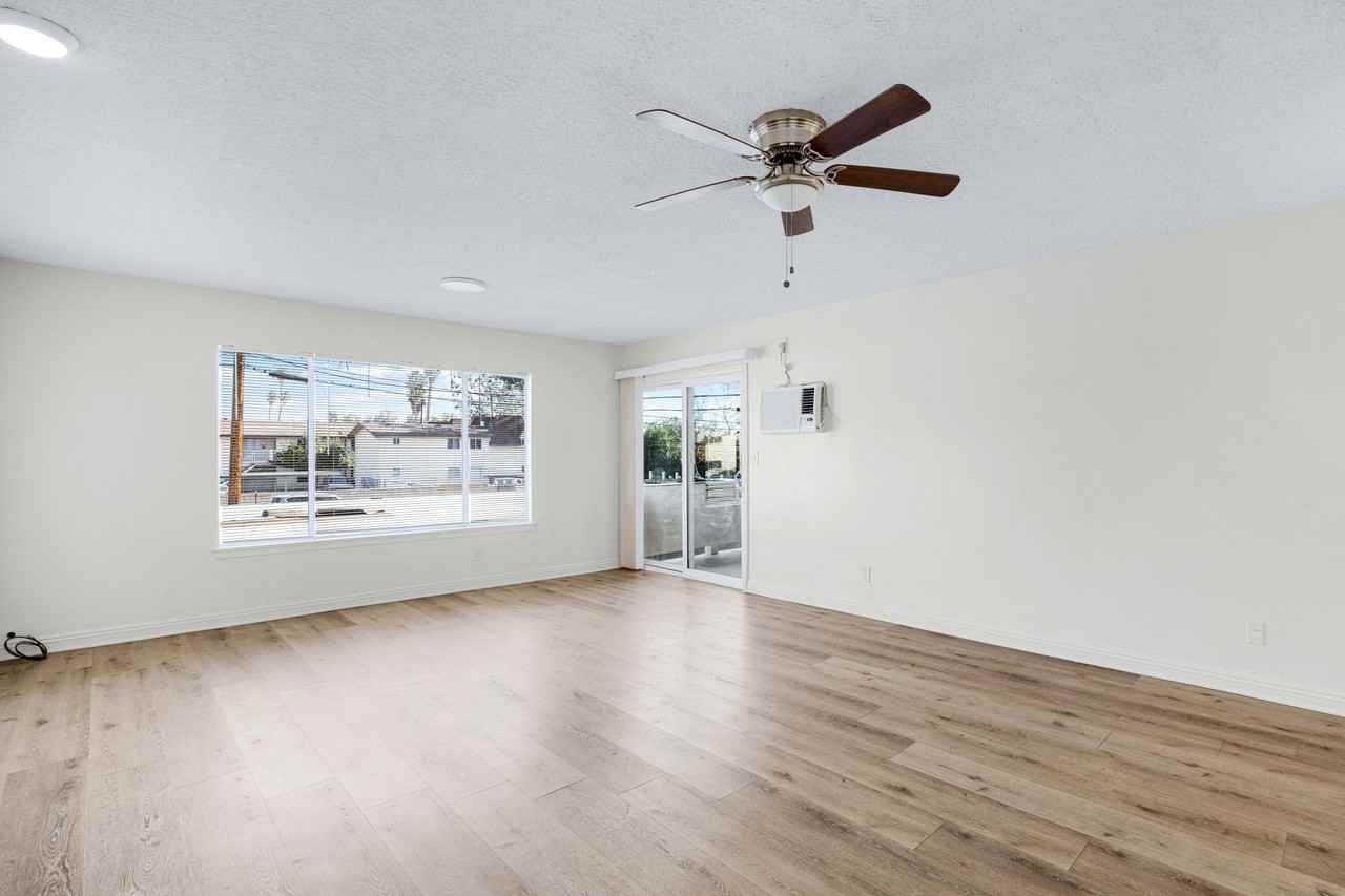 2761 N Golden Ave #12 - Photo 4 of 23