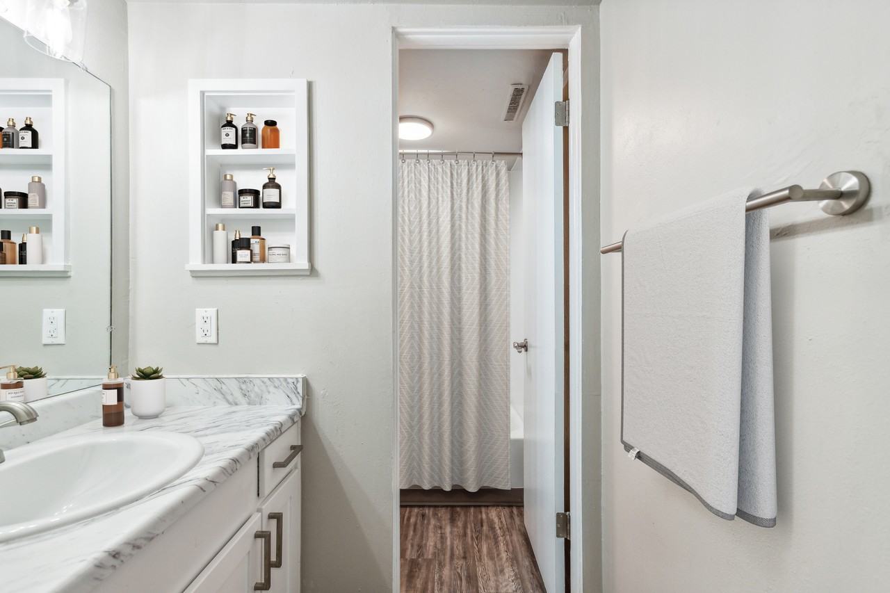 25 Broadmoor - Photo 5 of 157