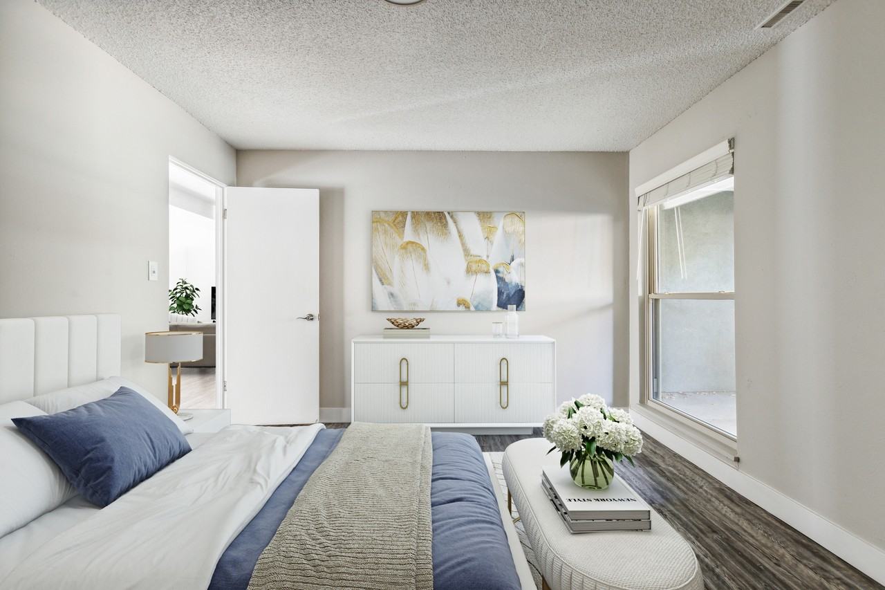 25 Broadmoor - Photo 4 of 157