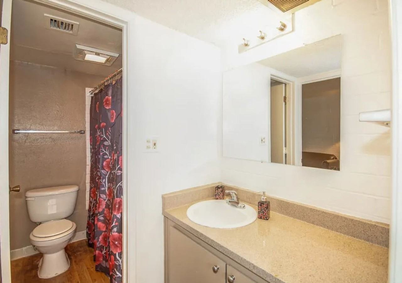 The Retro - Photo 4 of 10