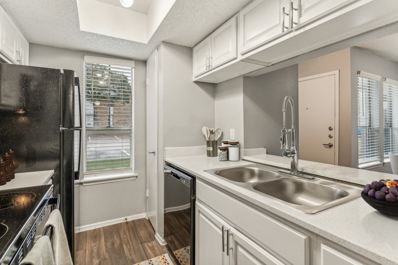 The Madeleine - Photo 4 of 89