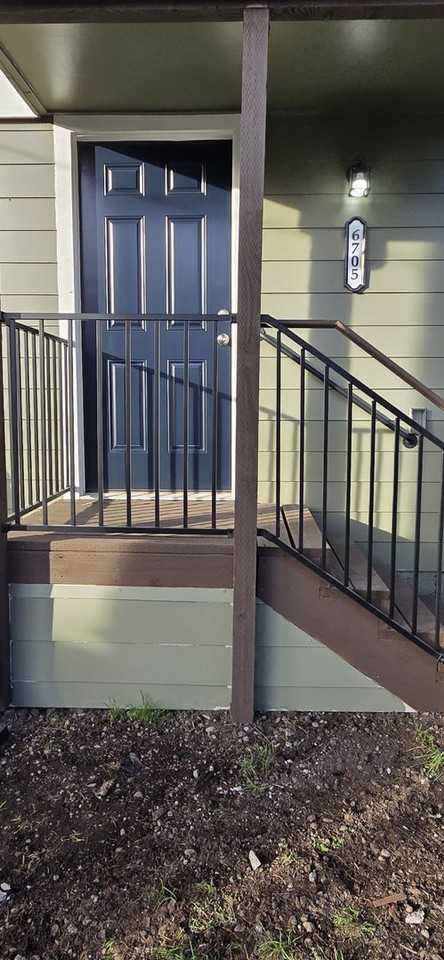 6705 150th St Sw - Photo 2 of 10