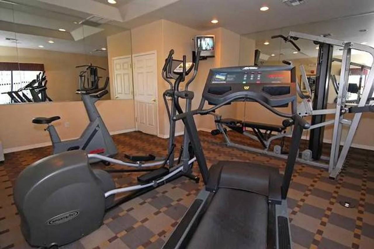 San Remo Apartments - Photo 5 of 25