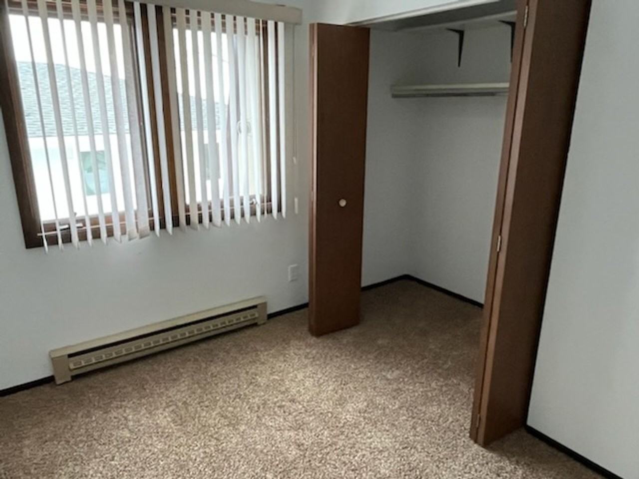 Dakota Apartments - Photo 3 of 7