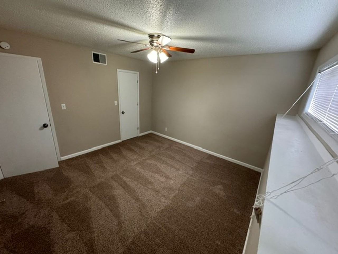The Oaks Apartments - Photo 5 of 34
