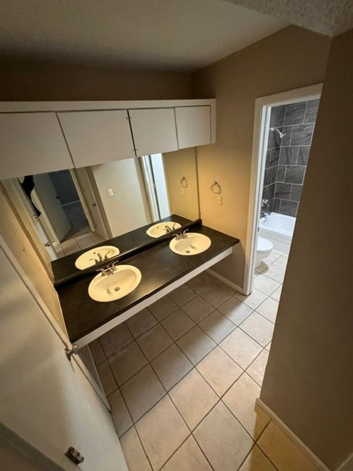The Oaks Apartments - Photo 7 of 34