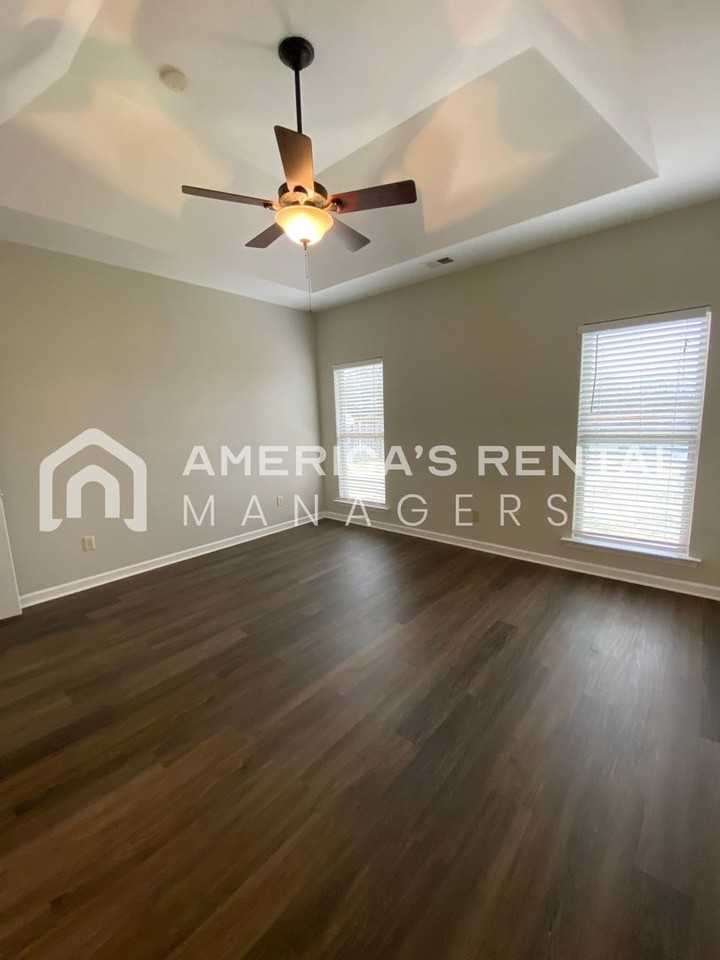 2127 Adkins Pl - Photo 7 of 22