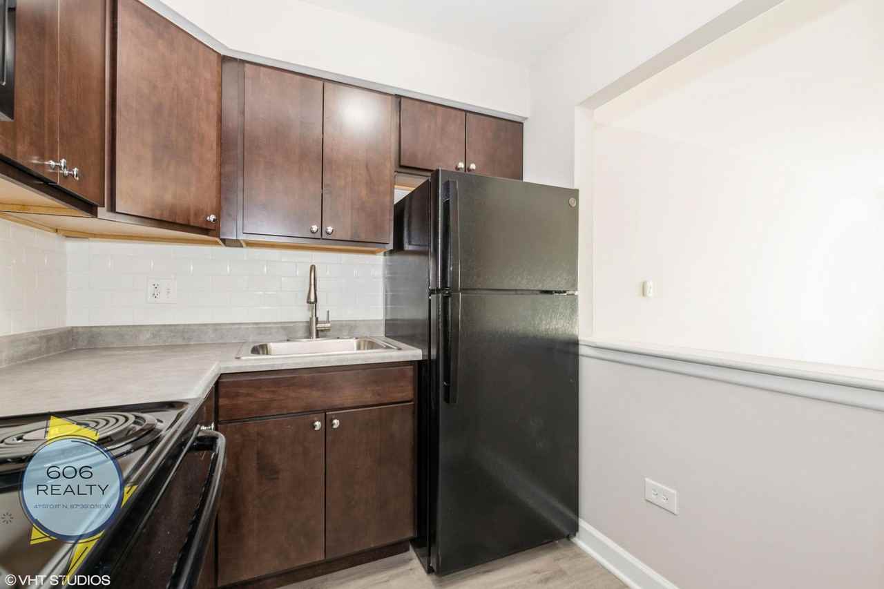 Elmwood Tower Apartments! Special Offer! - Photo 3 of 12