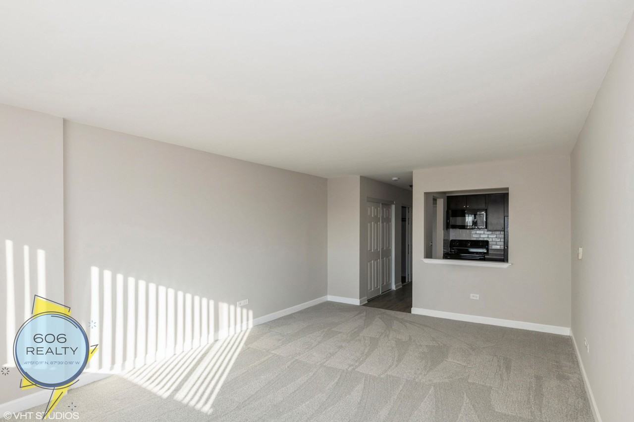 Elmwood Tower Apartments! Special Offer! - Photo 6 of 12