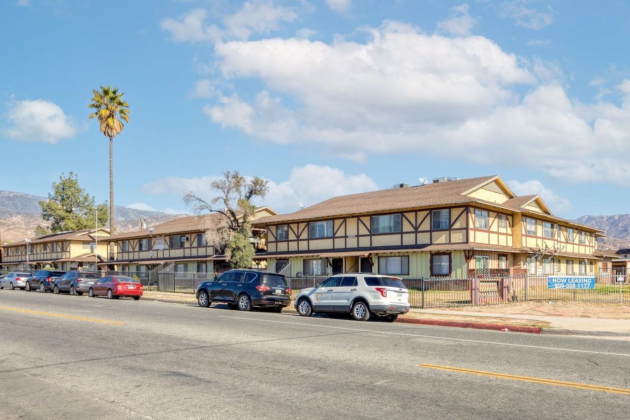 Golden Date Apartments - Photo 4 of 6