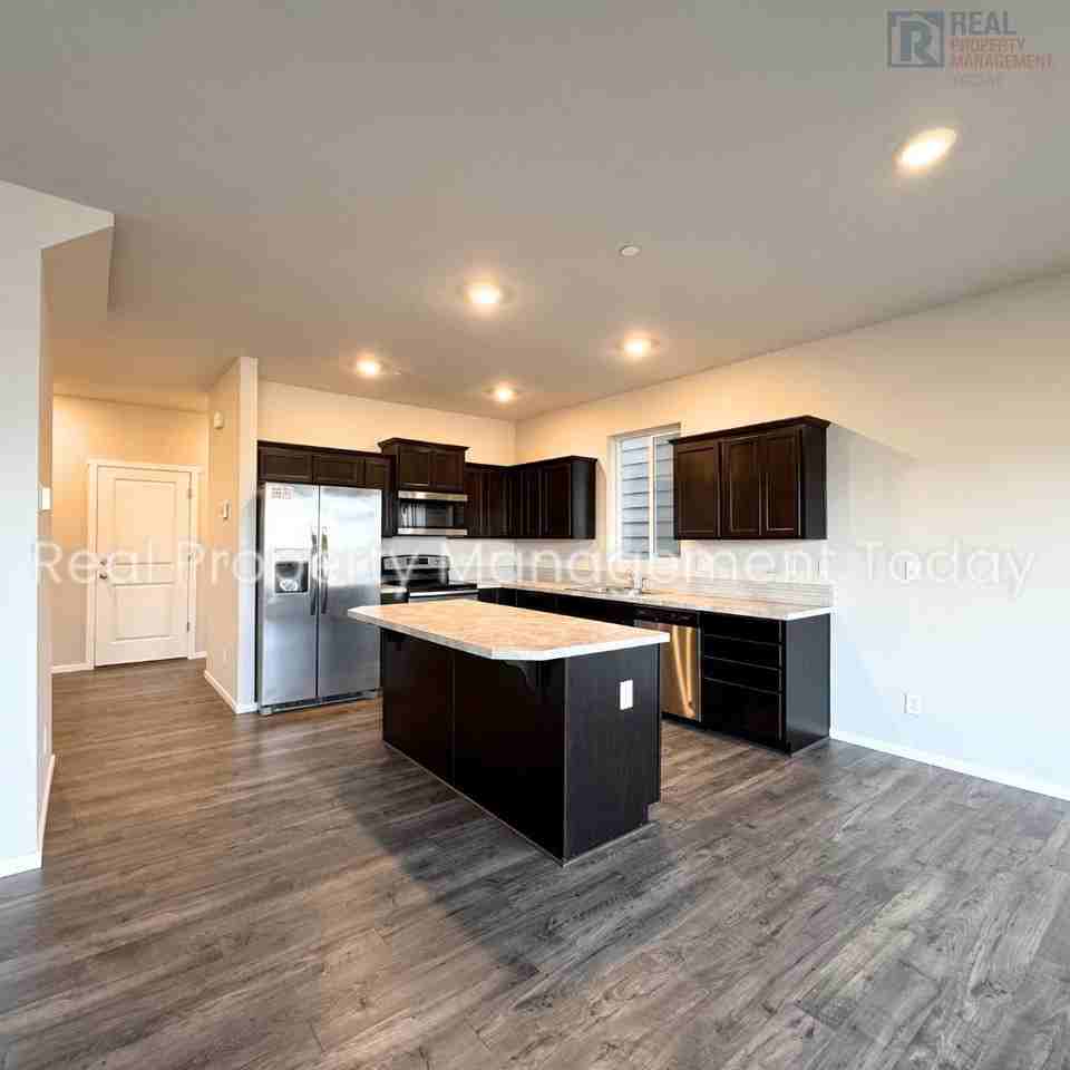 10727 186th Street Ct E - Photo 3 of 17