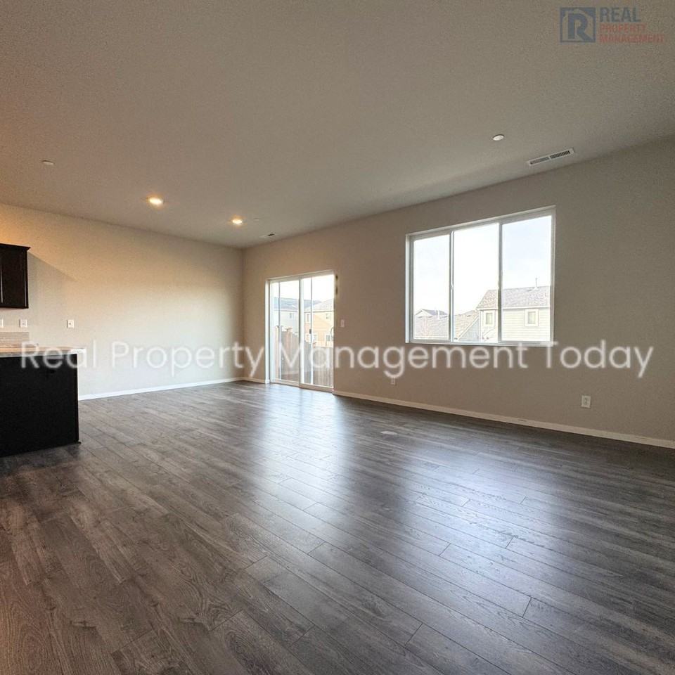 10727 186th Street Ct E - Photo 5 of 17