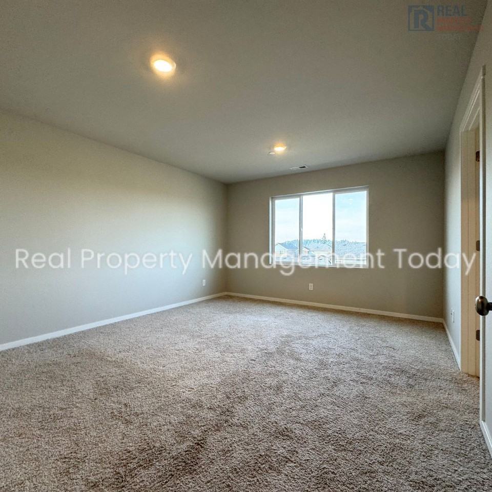 10727 186th Street Ct E - Photo 7 of 17