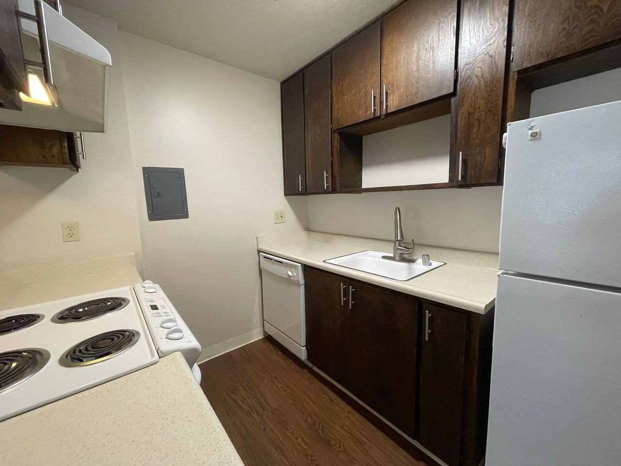 2818 O St - Photo 2 of 10