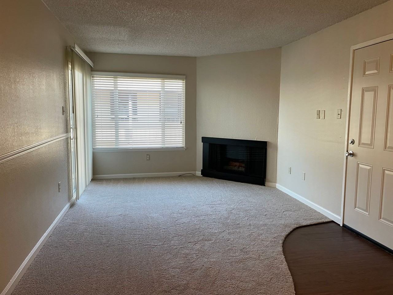 2818 O St - Photo 3 of 10