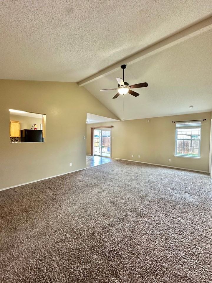 1222 Johnny Ln - Photo 5 of 23