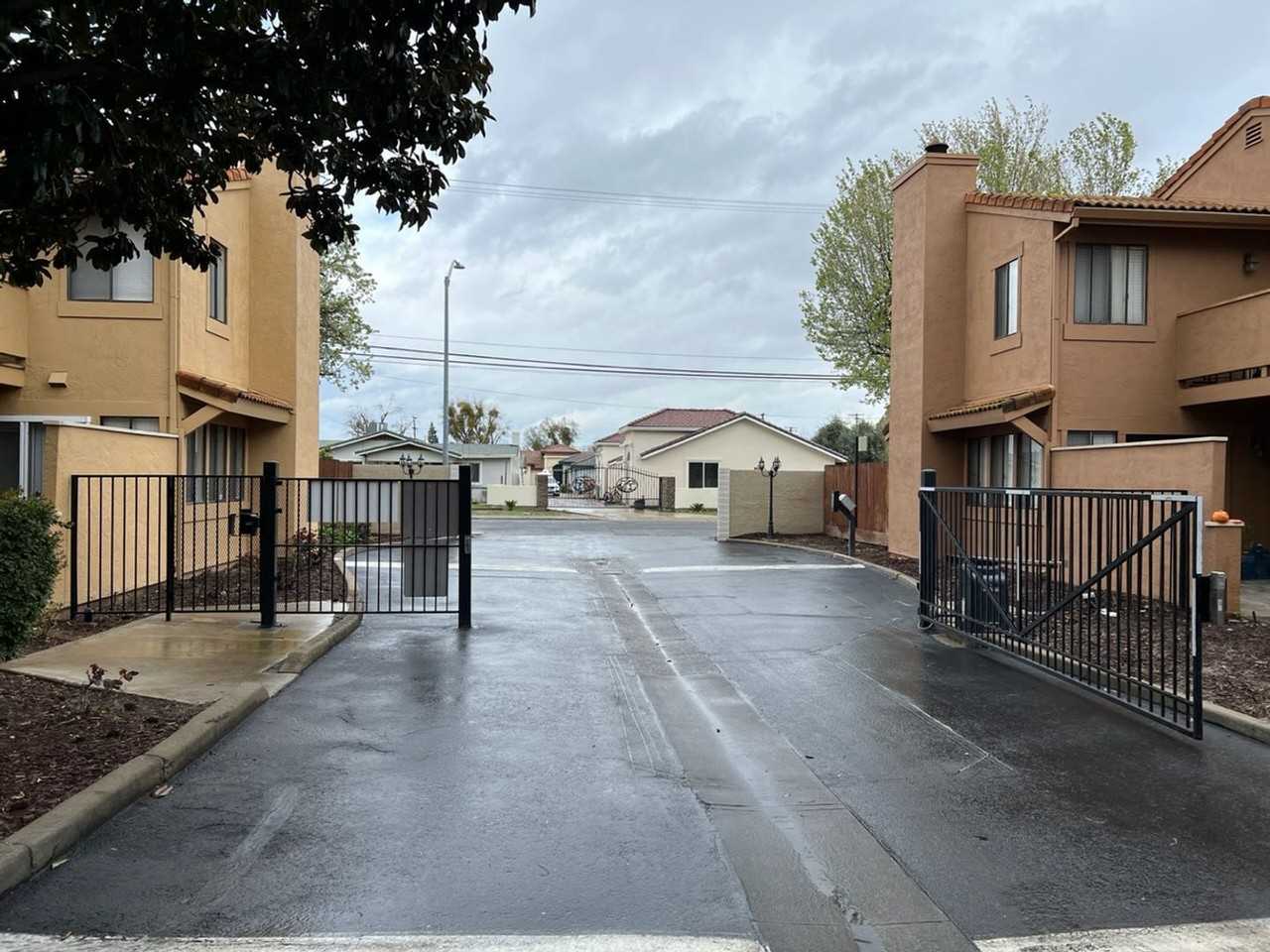 1236 W Roseburg Ave #B - Photo 2 of 50