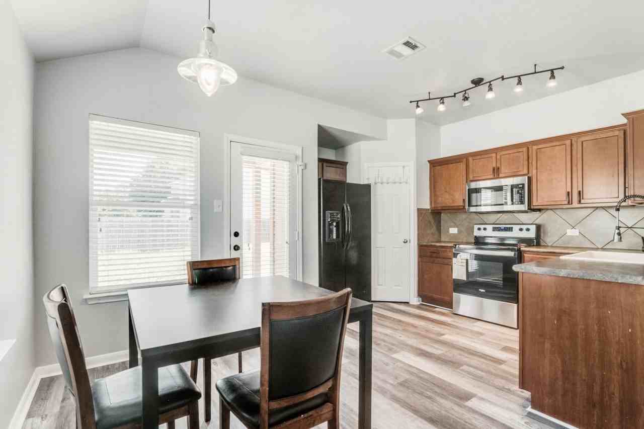 179 Valero Dr - Photo 4 of 38
