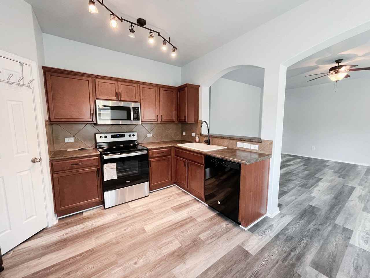 179 Valero Dr - Photo 7 of 38