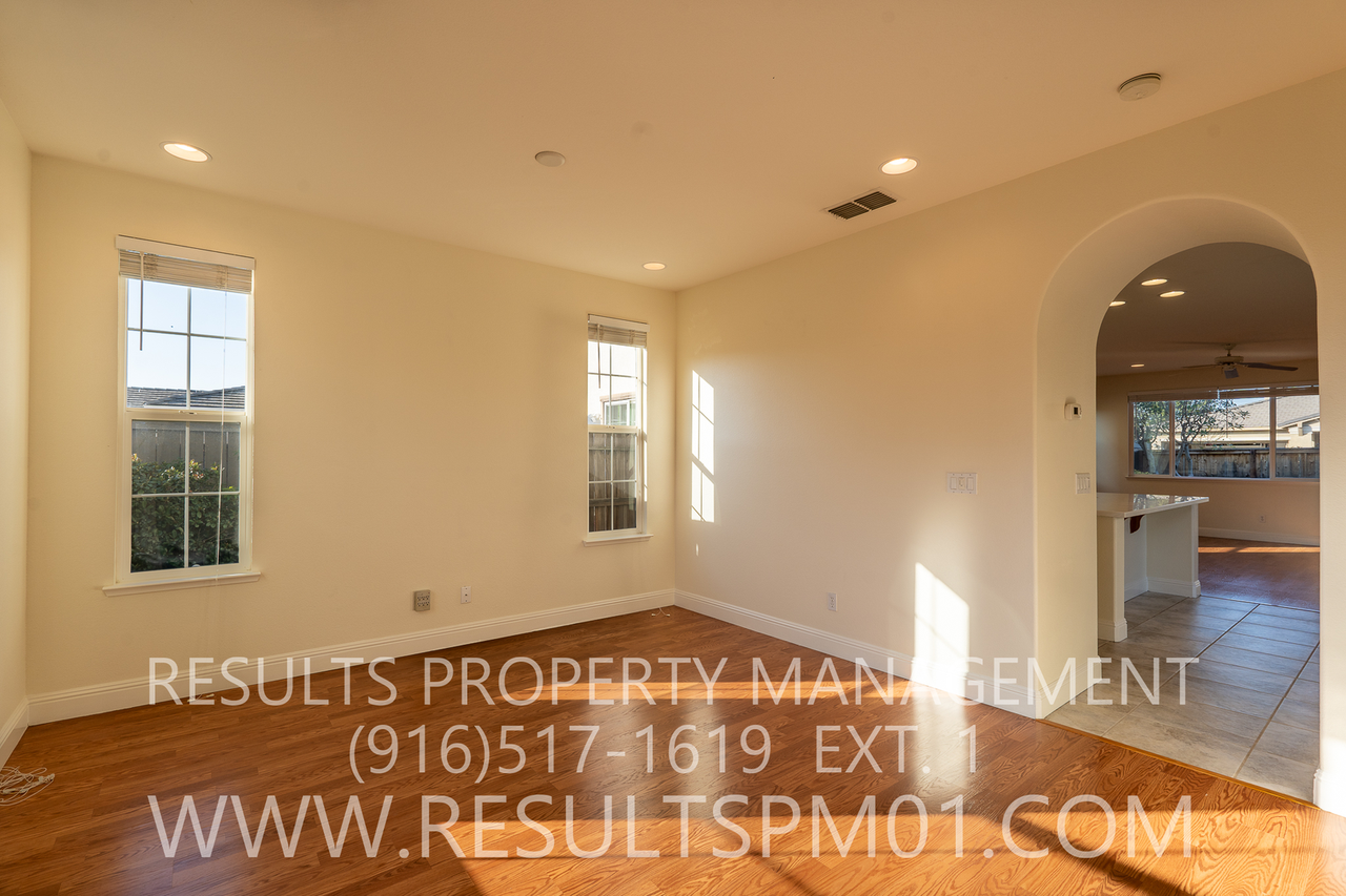 1457 Morning Glory Ln - Photo 2 of 33