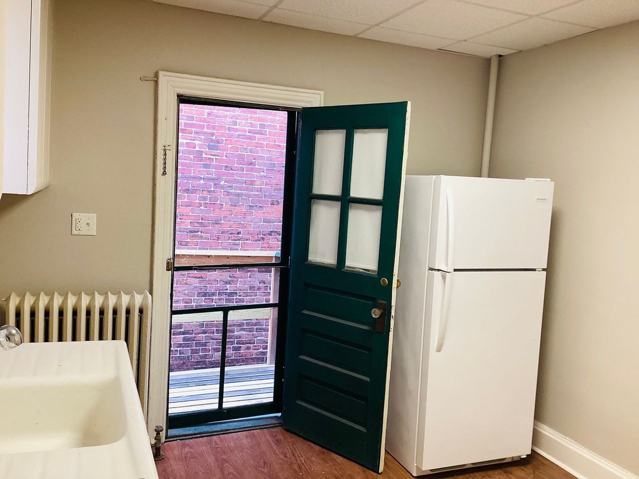 1211 Green St - Photo 7 of 21